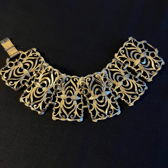 Large Link Bracelet - Picture 9 of 9